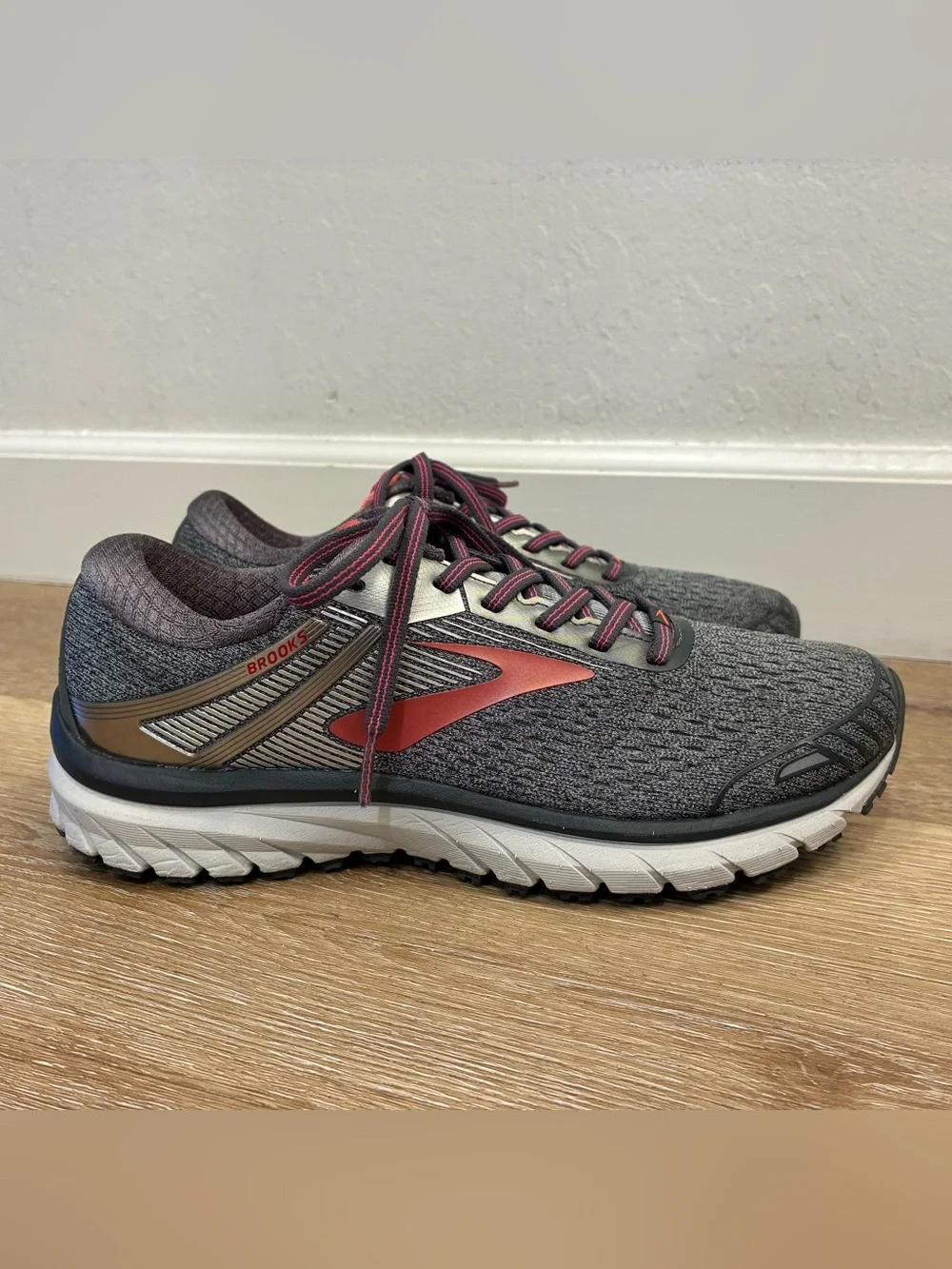 Brooks Adrenaline GTS 18 Running Shoes Grey Pink Women’s US 9.5 EU 41  26.5cm